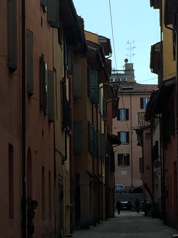 Grande, Moderno Appartamento In Edificio Storico Bologna Exterior photo